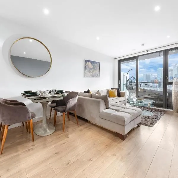 Spacious Modern 2BR Apartment in the Heart of London, viešbutis Londone