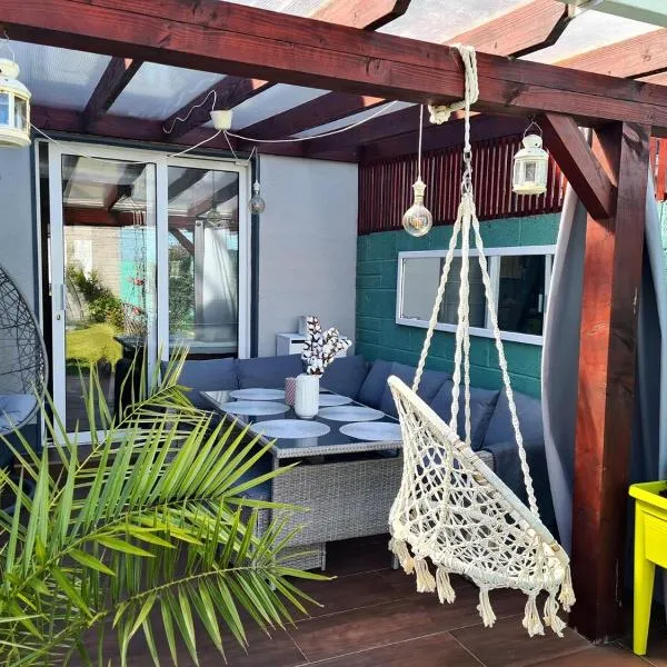 Cosy home with organic garden, hôtel à Athenry