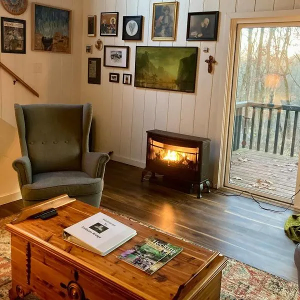 Trillium Ridge, Hocking Hills Area, 2 Bedroom, 3 Beds, hotel u gradu Rockbridge