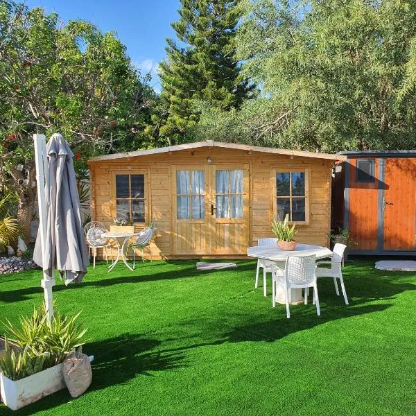 הבקתה, ξενοδοχείο στη Νετάνια