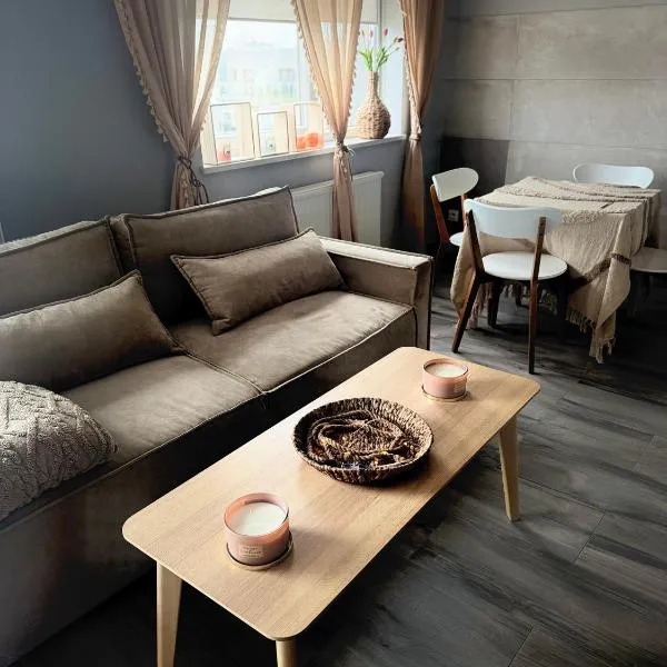 Apartament Lux Nowe Ogrody 2 Poznań 24 H Lotnisko Airport, hotel in Poznań