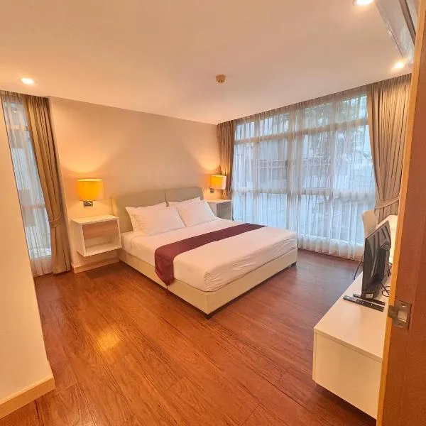 ICON NARINDRA SUITES HOTEL Sukhumvit Bangkok Thailand 50sqm to 90sqm Rooms & FREE Minibar, hotelli Bangkokissa