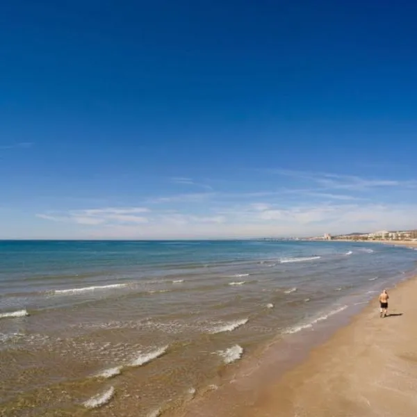 Fabulous house near the beach, hotel in Calafell