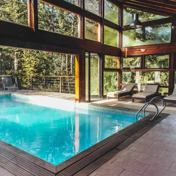 Arbolar, Casas de Montaña- Piscina climatizada, hotel in Villa La Angostura