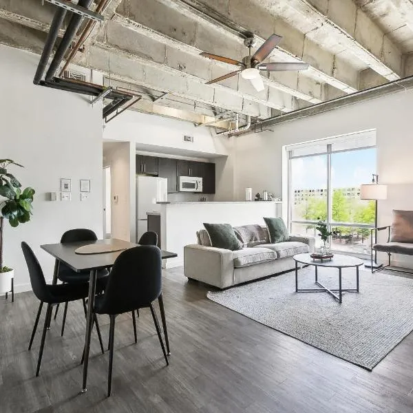 Industrial Downtown Apartment - 2BD 2BA, hotel en Baton Rouge