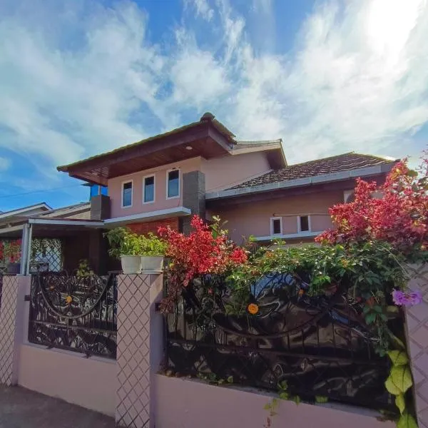 Dacha, hotel in Bukittinggi