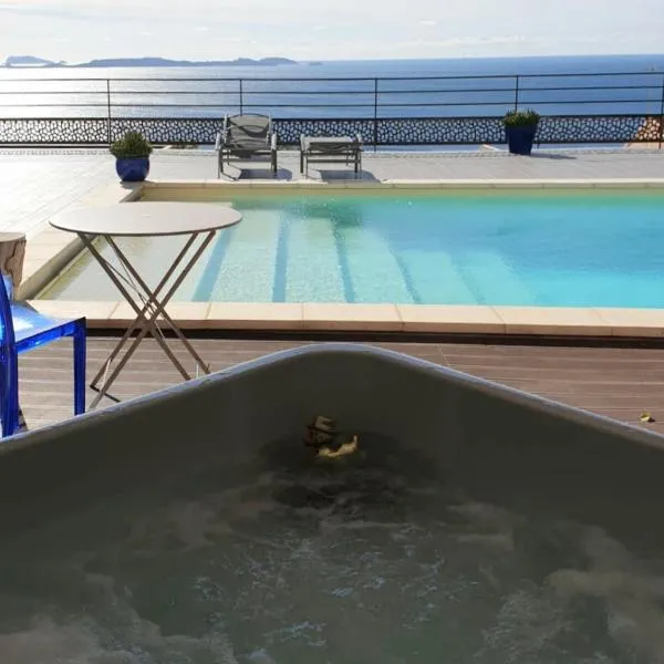 LES SUITES LOVE 2 SPA VUE MER PISCINe, hôtel à Marseille