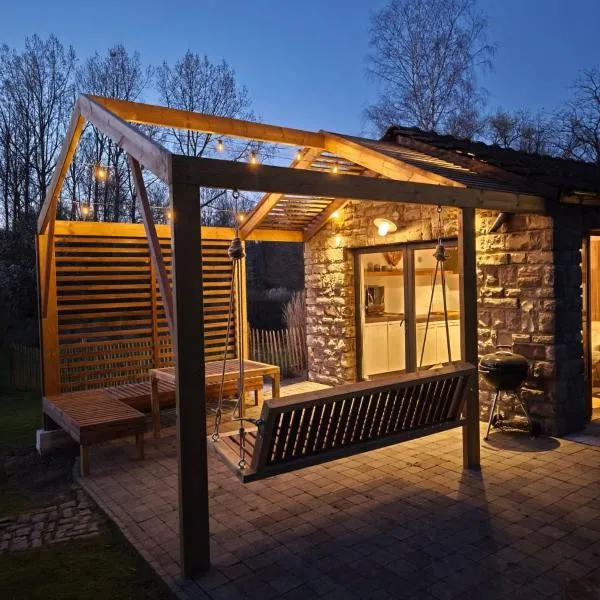 Out & LODGE Les Spirous, hotel in Les Géronsarts