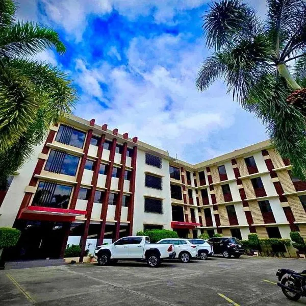 At The Pad Hotel and Resort, ξενοδοχείο σε Angeles