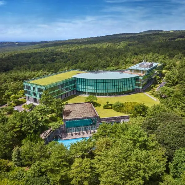 WE Hotel Jeju, hotel in Seogwipo