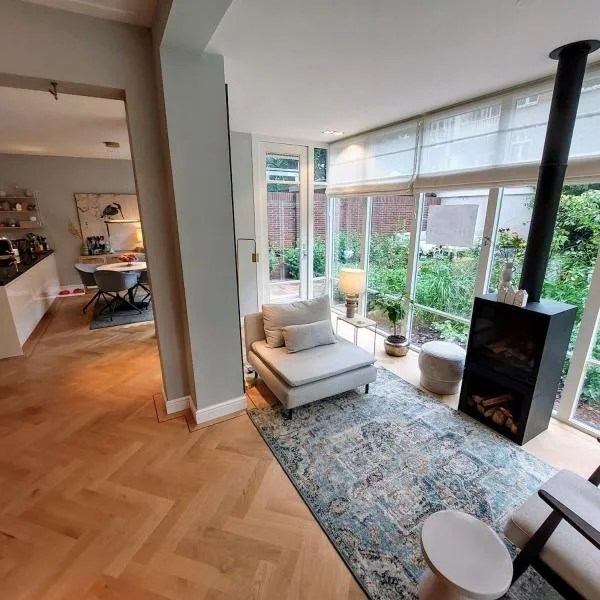 185m2 groot appartement met tuin in City Centre, hotel v destinaci Amsterdam