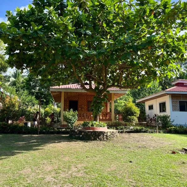 Paco's Garden Home Stay, hotel in Mambajao