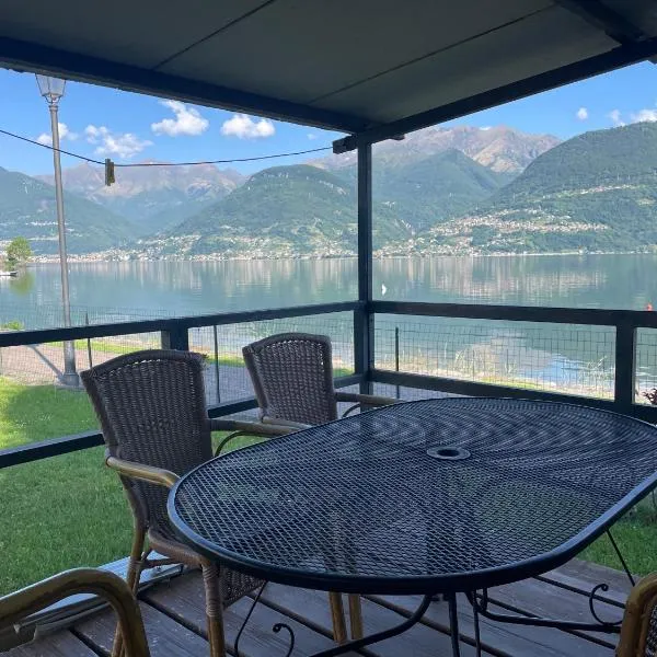 Bungalow Adria Lido di Colico , Direct on Lake & Central Town, hotel v destinaci Colico