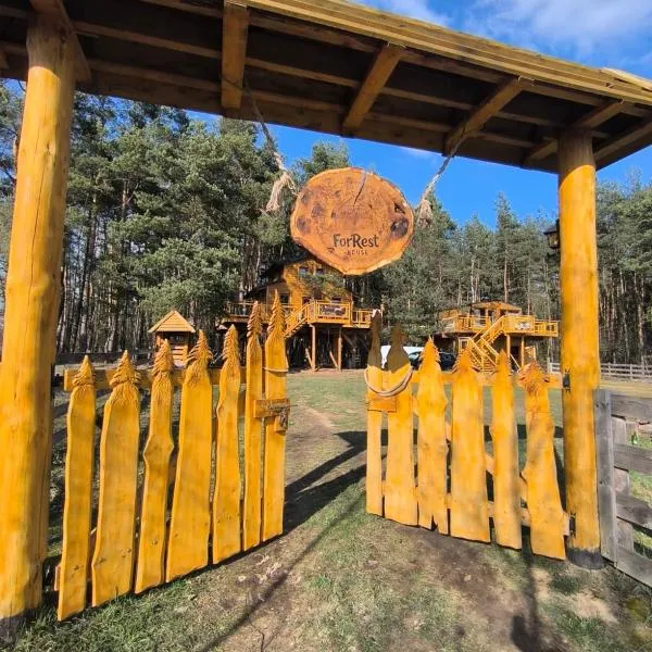 ForRest House Domki na drzewie niedaleko Suntago, hotel in Budy Mszczonowskie