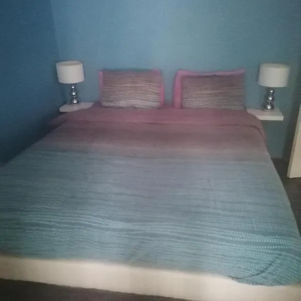 chez Christine, Hotel in La Celle-Saint-Cloud