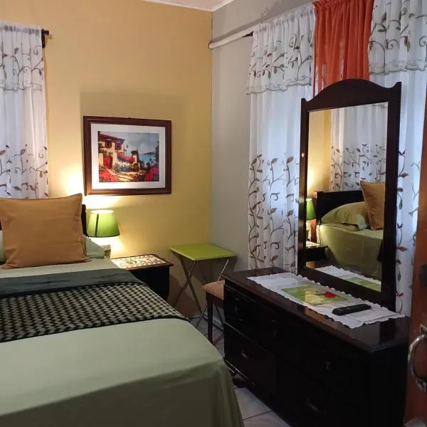 Ultimate Freedom Bed and Breakfast, hotel u gradu 'Santa Cruz'