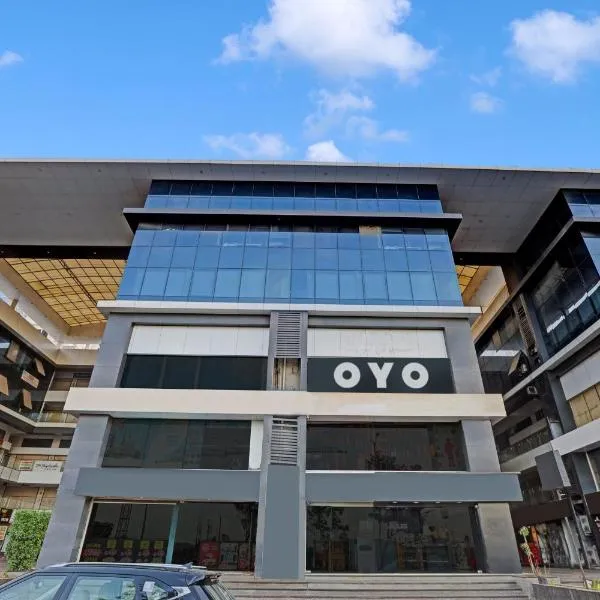 Super Hotel O The Green, hotel in Surat