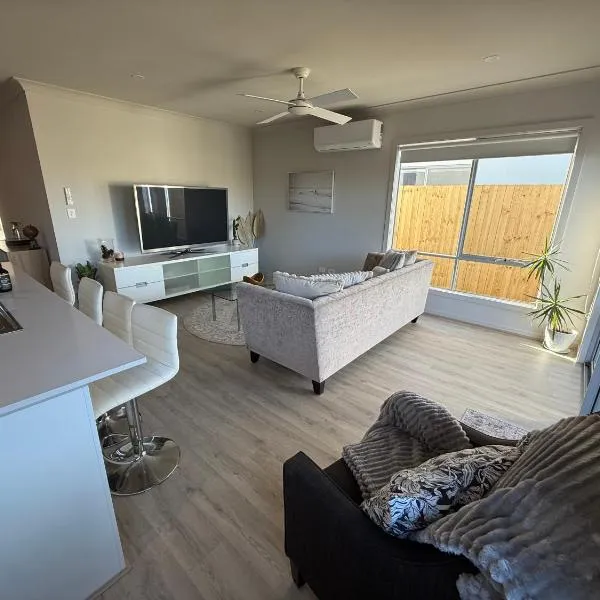 Your Coastal Haven - Brand New Home by the Bay! – hotel w mieście Deception Bay