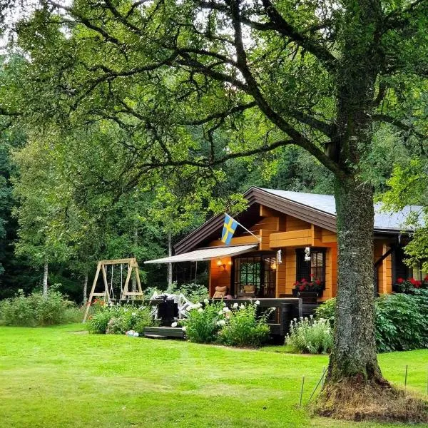 Blockhütte in Alleinlage, Hotel in Ulricehamn