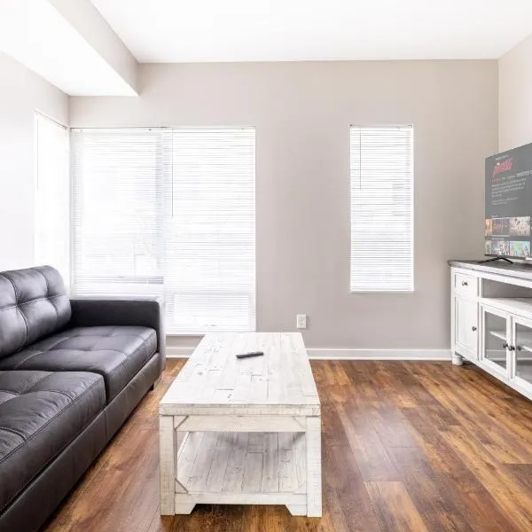 Luxury Downtown Townhome Private Garage Unit 3, hotel in Cleveland