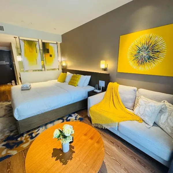 Hotel Residences at ACQUA Tower near Rockwell Makati, hotel em Manilla