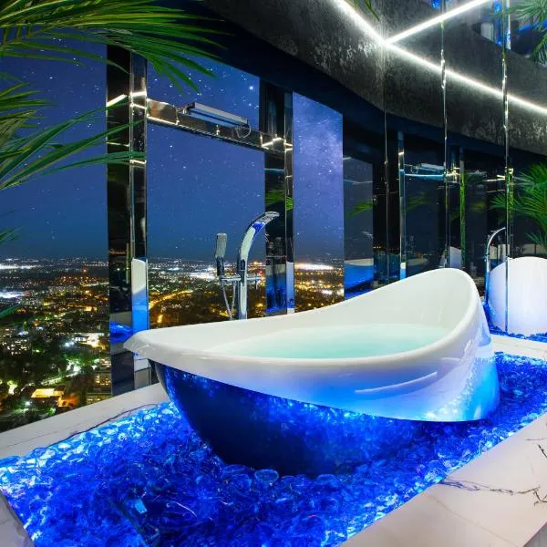30th+ Floor Apartments in Sky Tower, hotel in Wrocław