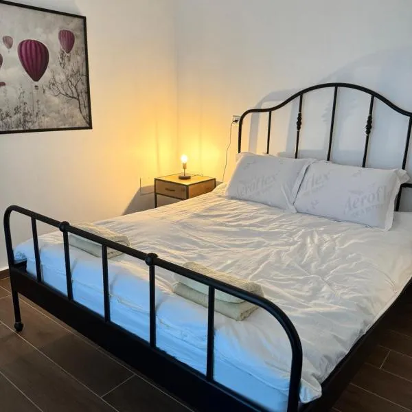 Lana's Guest House, ξενοδοχείο σε Ḥurfeish