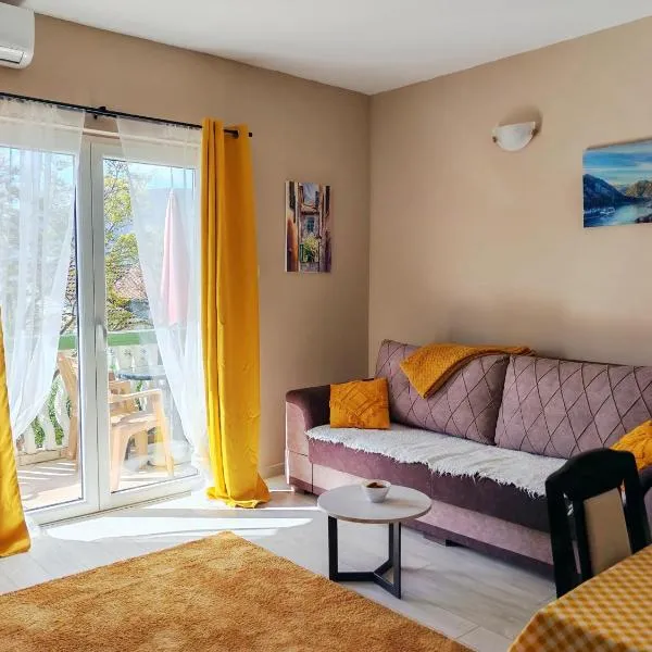 Boka Bay Apartments, hotel in Herceg-Novi