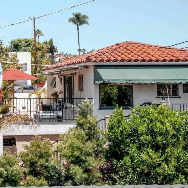 Charming Casita with City and Bay Views, hotel in San Diego