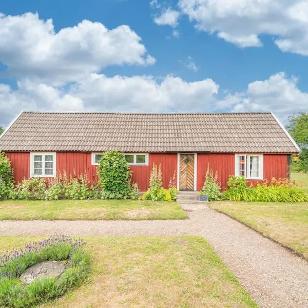 Charming Country House - Bedding & Towels included, hotel v destinaci Färjestaden
