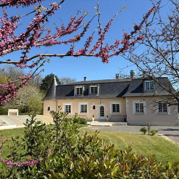 Le Manoir 1977, hôtel à Jaunay-Clan