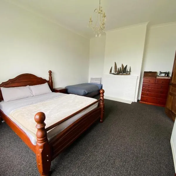1920's Comfort，位于因弗卡吉尔的酒店