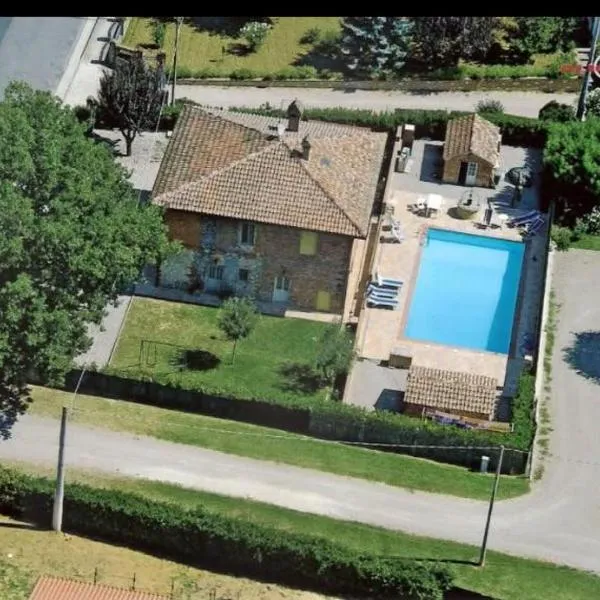 Sul lago Appartamenti Casa Del Lago con Piscina Acqua Salata, hotel v destinaci Castiglione del Lago