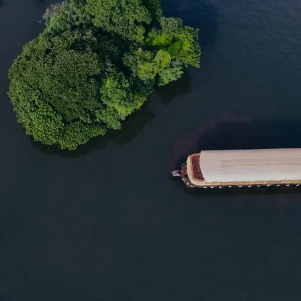 Elegant Boathouse: Alappuzha şehrinde bir otel