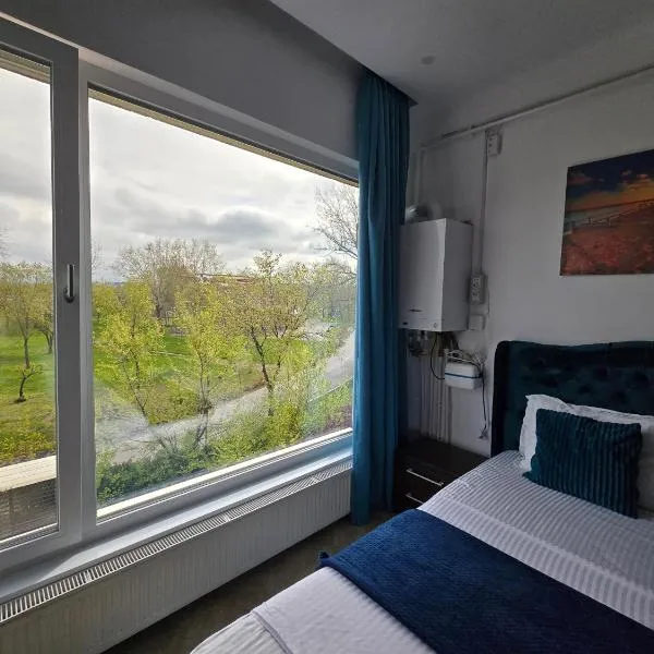 Sky Studio, hotel em Constança