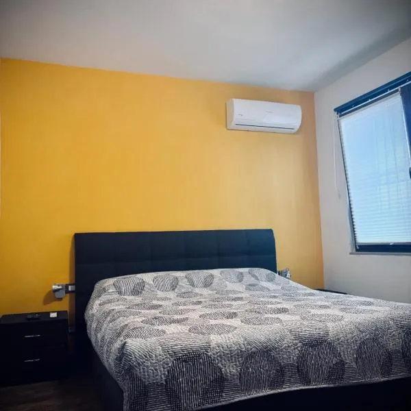 Viesnīca APPARTAMENTO DA GIOVANNI - Terrasse - Küche - Klima - Parken pilsētā Alghero airport