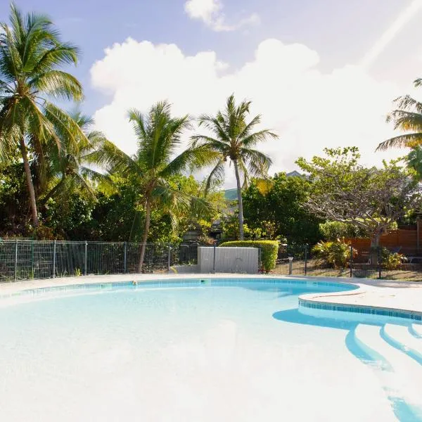 Kazamwen, maison à Orient bay 2 chambres, piscine résidence et plage à 2 minutes, ξενοδοχείο σε Orient Bay
