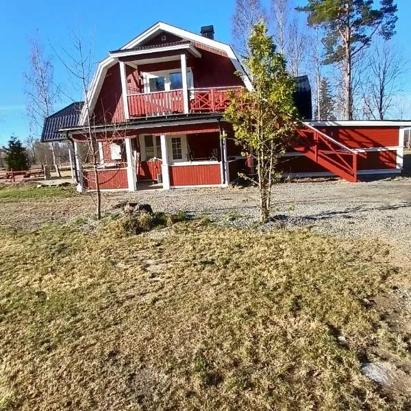 Persbacken i naturnära Ockelbo med fiske o Kungsberget när inpå,,,, hotel in Ockelbo