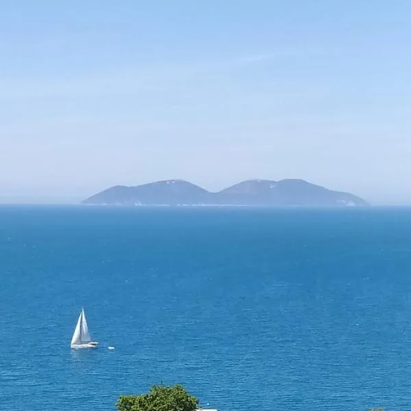 Pinwheel Hostel Vlora & Rooftop Bar, hotel v Vlorë