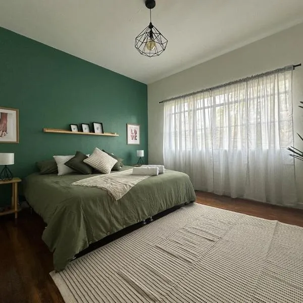 Nuevo , amplio y encantador departamento en condesa, khách sạn ở Mexico City