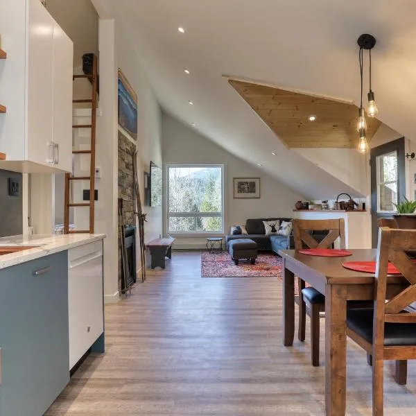 "NEWLY BUILT HOME" on 5 acres by the beach, hotel in Nelson