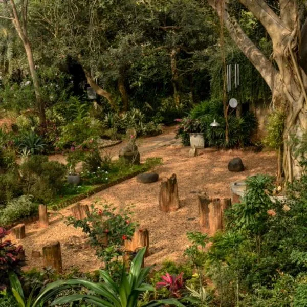 Gaia's Garden Guest House, hotel in Auroville