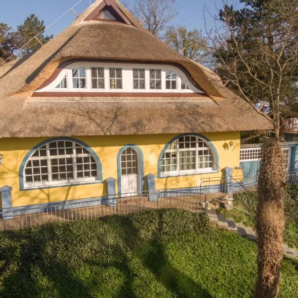 Gästehaus Bergfalke, hotel in Ahrenshoop