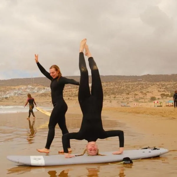 Sable beach surf camp Tamraght, hotel v destinaci Tamraght Ouzdar