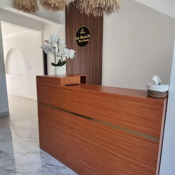 LA Beach Nusa Penida，位于Toyapakeh的酒店