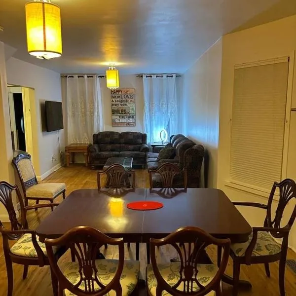 Niagara Grand Retreat 4br, hotel in Niagara Falls
