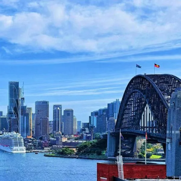 Sydney Harbour and CBD View Penthouse with Free Parking, hotel v destinaci Sydney