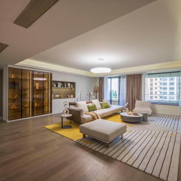 Huangpu Liyuan Bund Branch Spacious Bright 4 Bedroom with a breathe taking Bund View, Шанхай