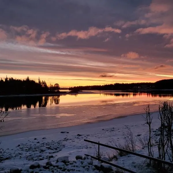 House with a spectacular view over Torne river, hotel in Kiruna