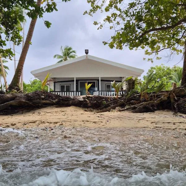 Majuro Beachfront Container Home, hotel in Majuro